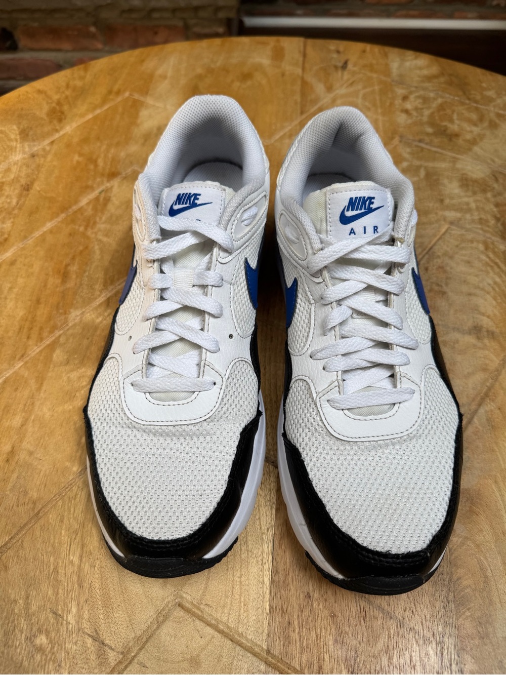 Nike Men’s Air Max SC White and Black Sneakers with Blue Swoosh - Picture 6 of 9